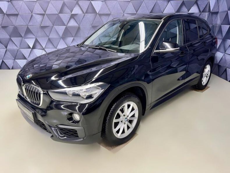 BMW X1 - hlavní foto