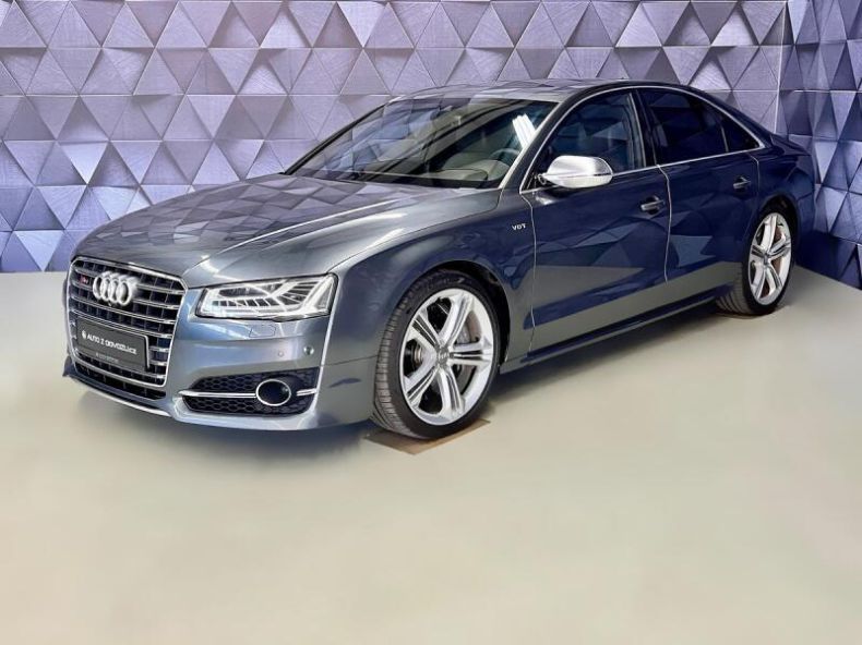 Audi S8 - hlavní fotka