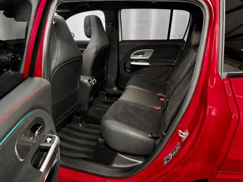 Mercedes GLB - hlavní fotka