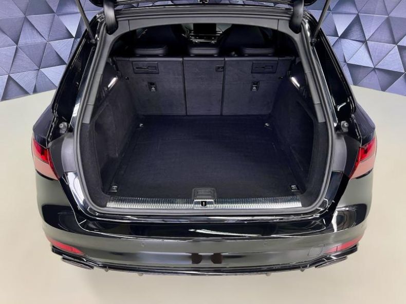 Audi RS 4 - hlavní fotka