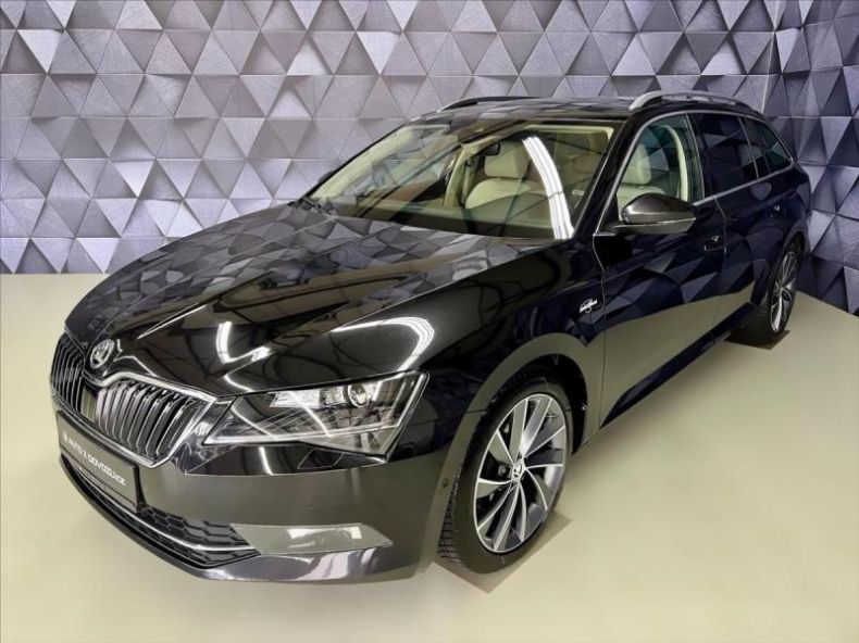 Škoda Superb - hlavní foto