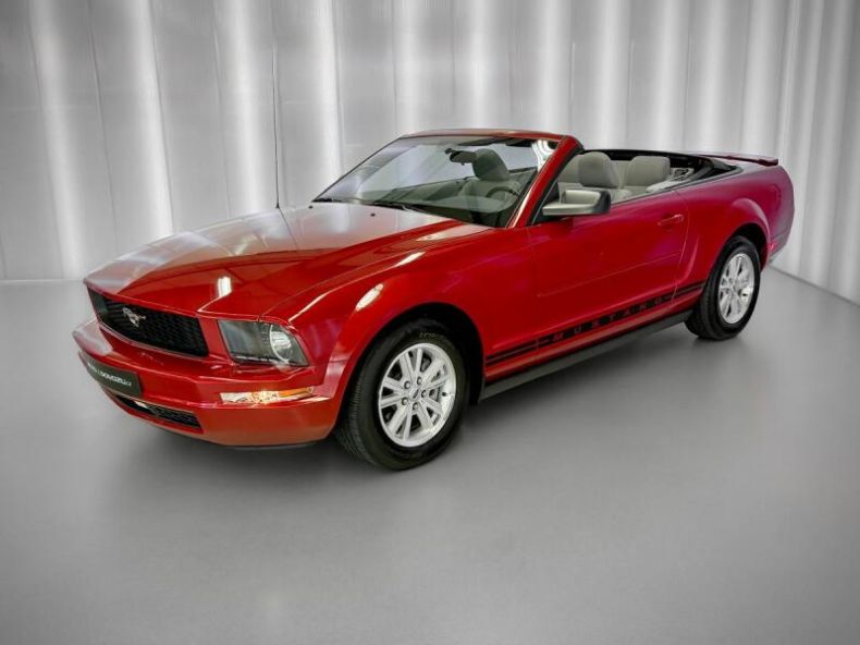 Ford Mustang - hlavní foto