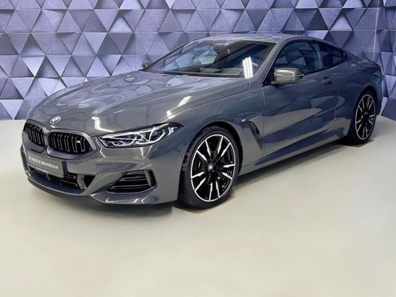 BMW M8 - hlavní foto