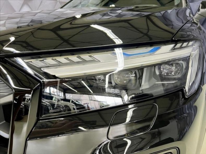 Audi SQ7 - hlavní foto