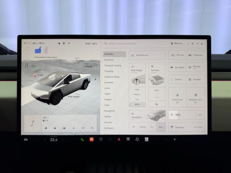 Tesla Model X - hlavní fotka