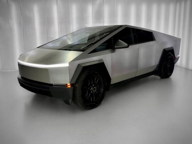 Tesla Model X - hlavní foto
