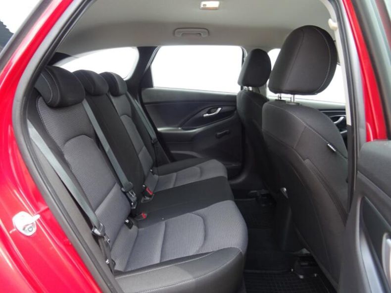 Hyundai i30 - hlavní fotka
