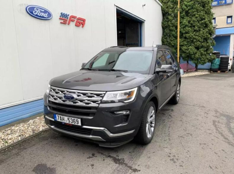 Ford Explorer - hlavní foto