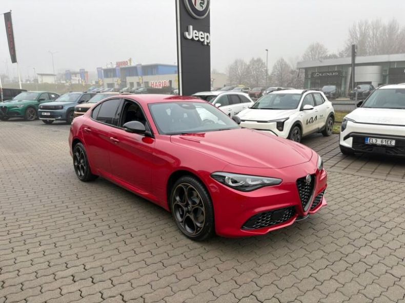 Alfa Romeo Giulia - hlavní foto