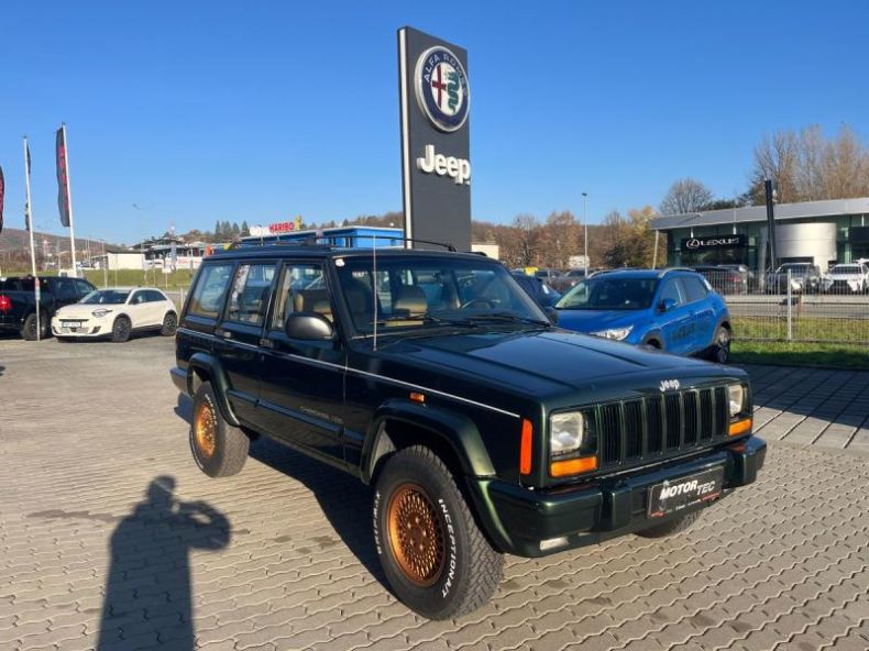 Jeep Cherokee - hlavní fotka