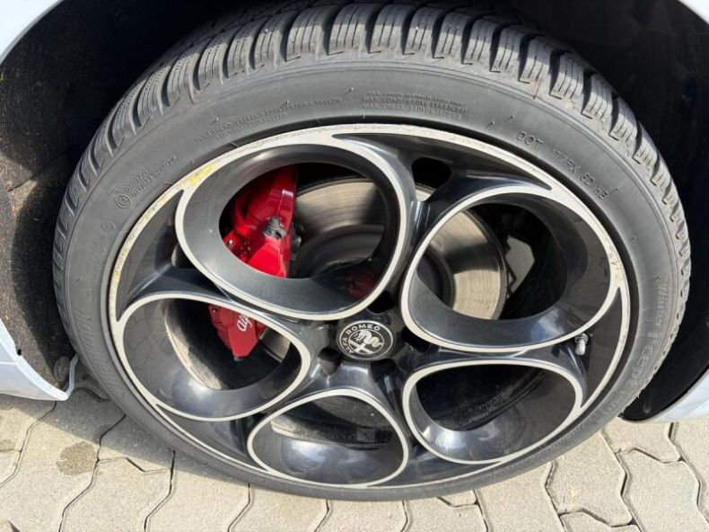 Alfa Romeo Giulia - hlavní fotka