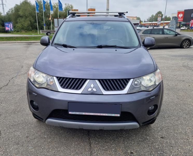 Mitsubishi Outlander - hlavní fotka
