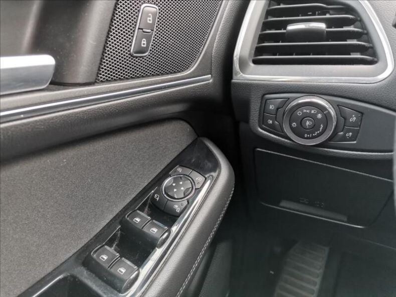 Ford S-MAX - hlavní fotka