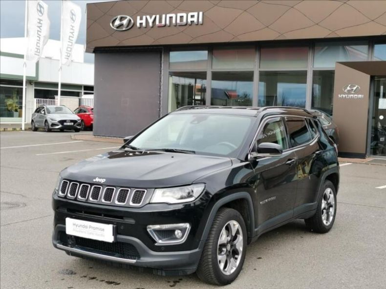 Jeep Compass - hlavní foto