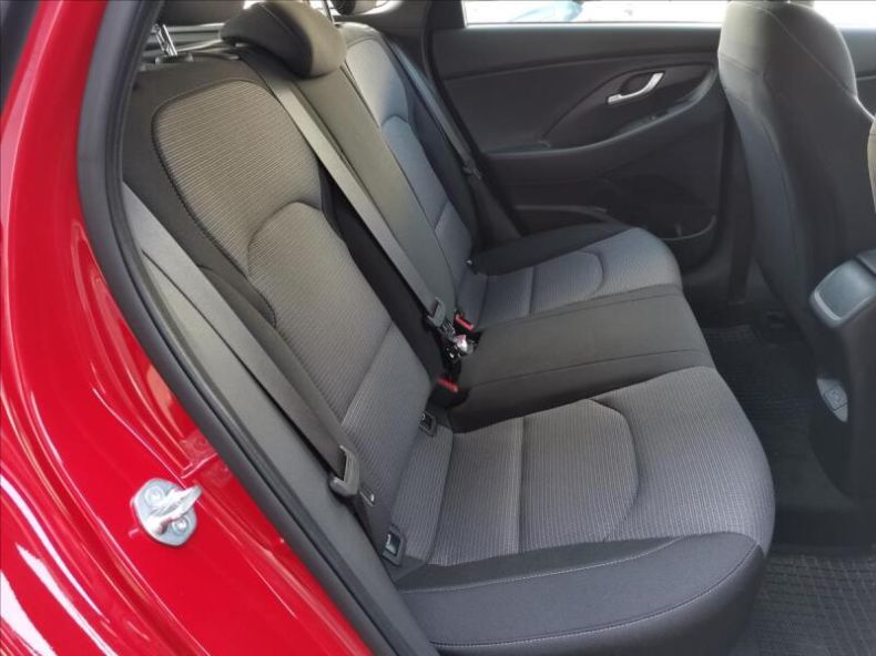 Hyundai i30 - hlavní fotka