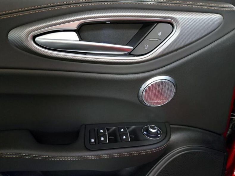 Alfa Romeo Giulia - hlavní fotka