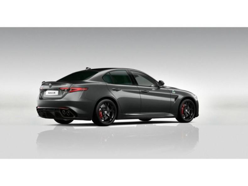 Alfa Romeo Giulia - hlavní fotka