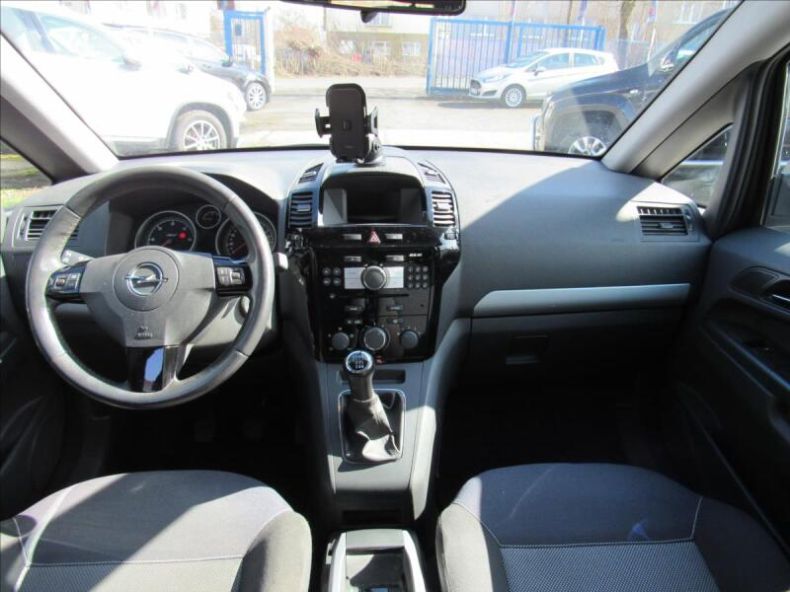 Opel Zafira - hlavní fotka