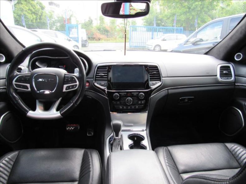 Jeep Grand Cherokee - hlavní fotka