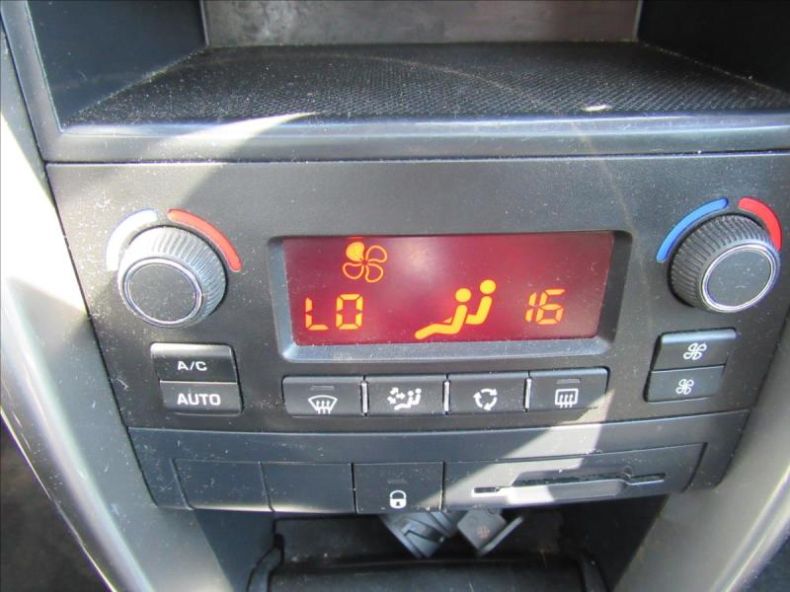 Peugeot 207 - hlavní fotka