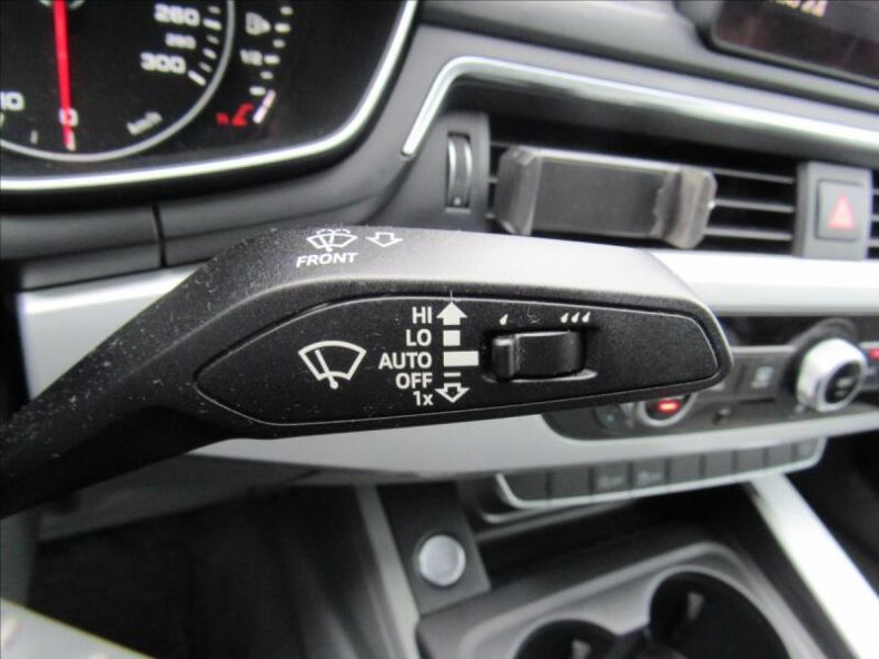 Audi A4 - hlavní fotka