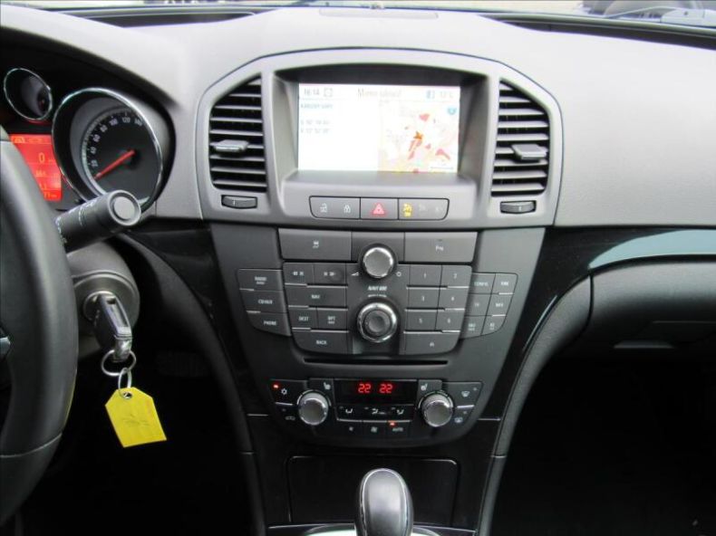 Opel Insignia - hlavní fotka