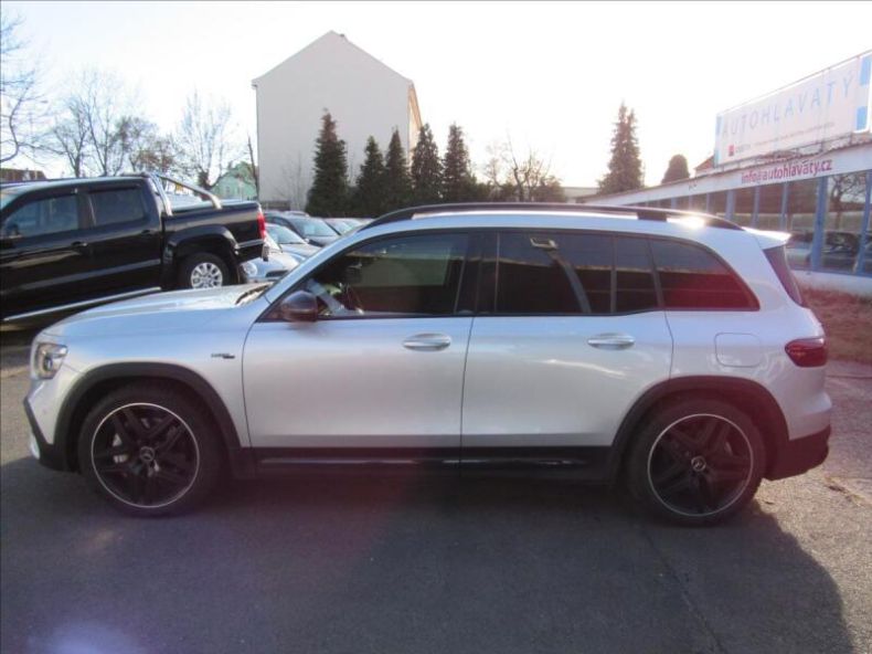Mercedes GLB - hlavní fotka