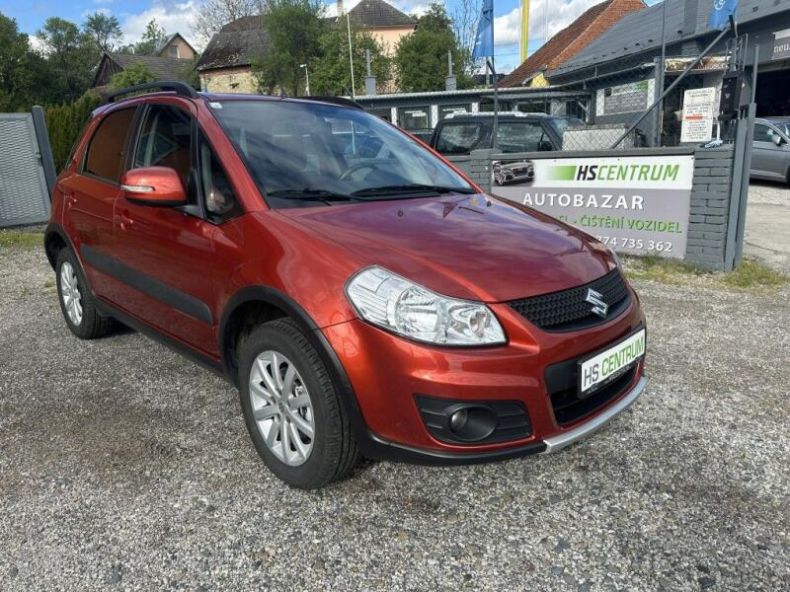Suzuki SX4 - hlavní foto