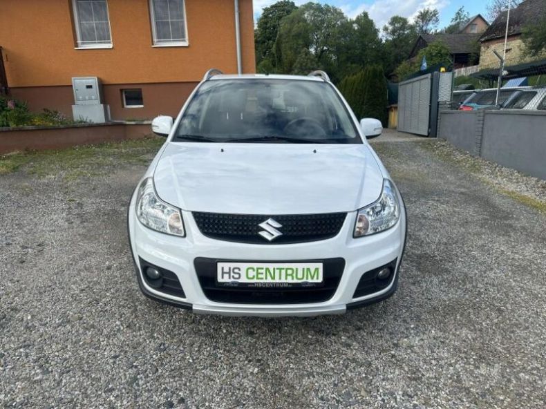 Suzuki SX4 - hlavní fotka