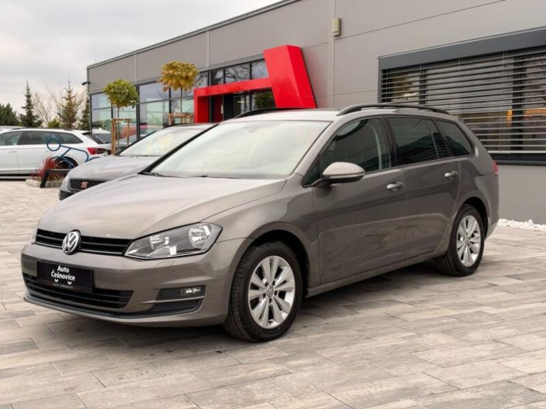 Volkswagen Golf - hlavní foto