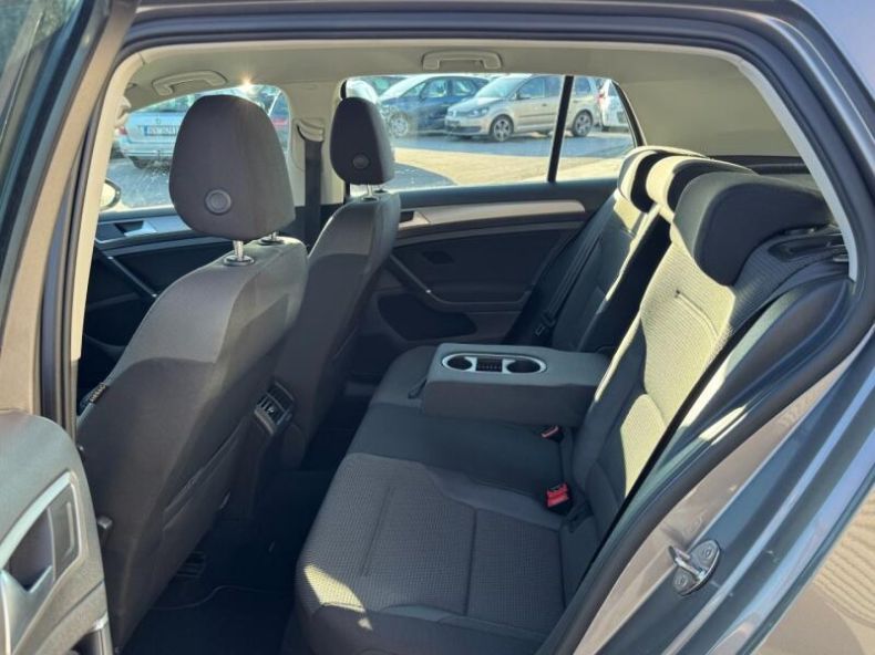 Volkswagen Golf - hlavní fotka