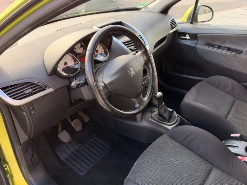 Peugeot 207 - hlavní fotka