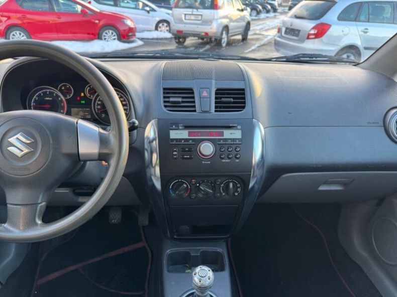 Suzuki SX4 - hlavní fotka