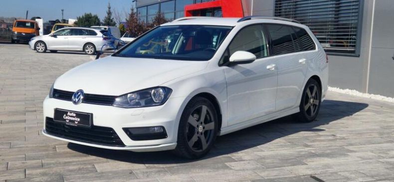 Volkswagen Golf - hlavní foto