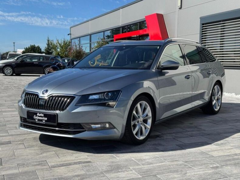 Škoda Superb - hlavní foto