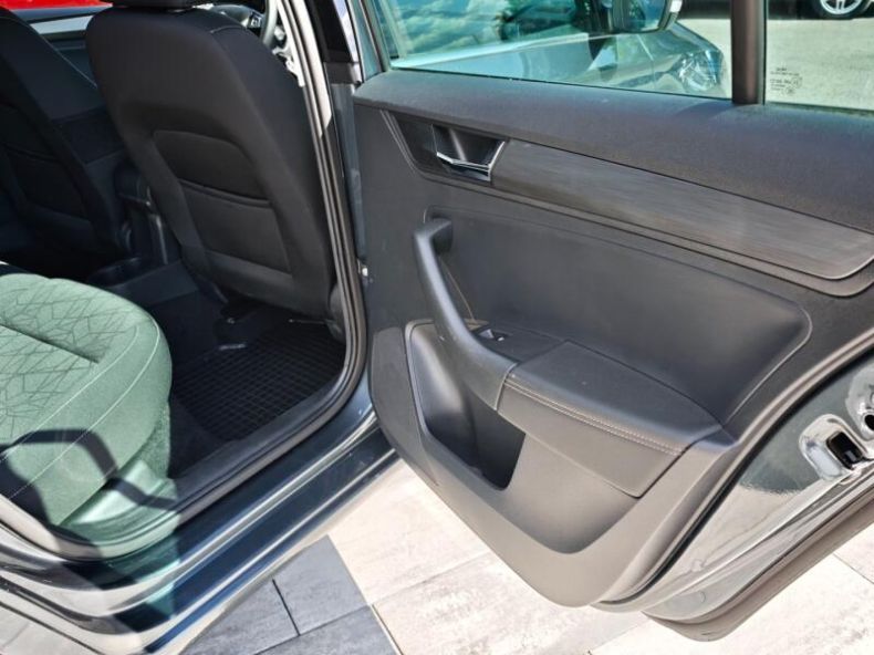 Škoda Rapid - hlavní fotka