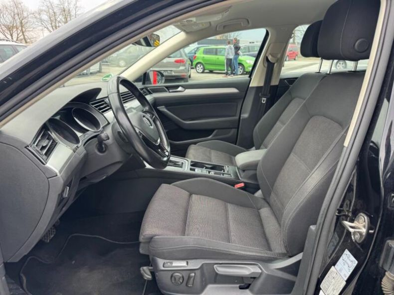 Volkswagen Passat - hlavní fotka