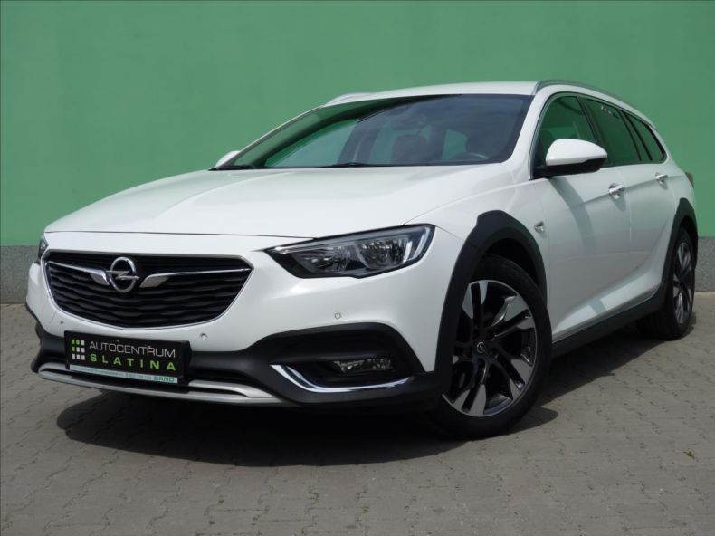 Opel Insignia - hlavní fotka