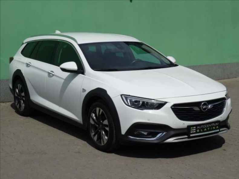 Opel Insignia - hlavní fotka