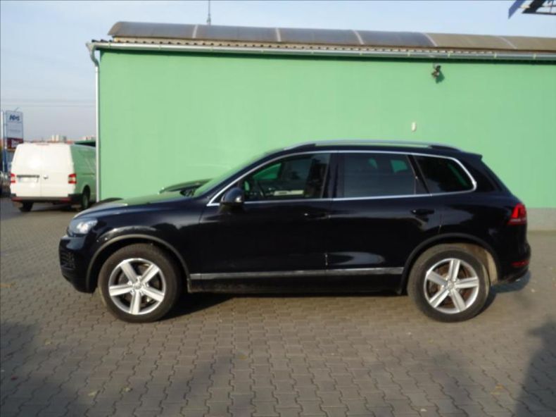 Volkswagen Touareg - hlavní fotka