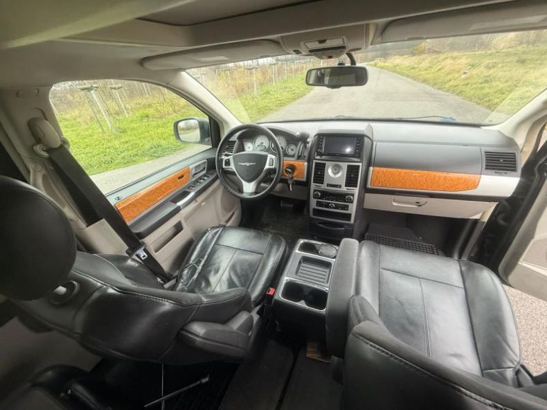 Chrysler Grand Voyager - hlavní fotka