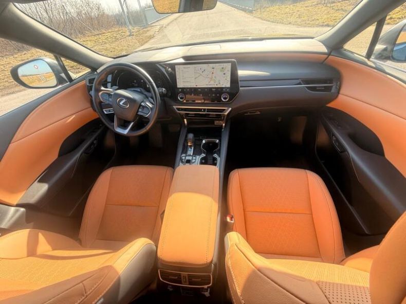 Lexus RX - hlavní fotka