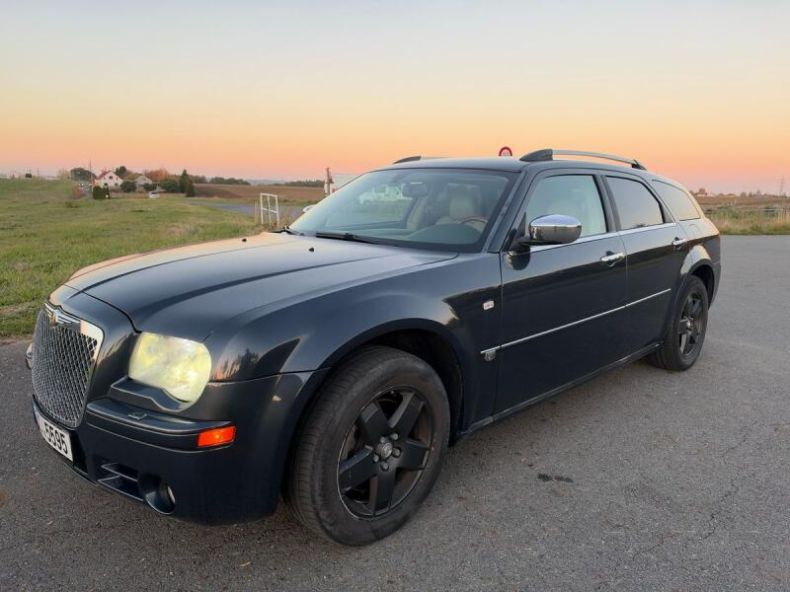 Chrysler 300 - hlavní foto