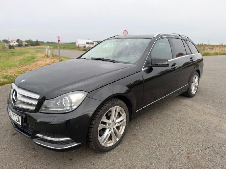 Mercedes Třída C - hlavní foto