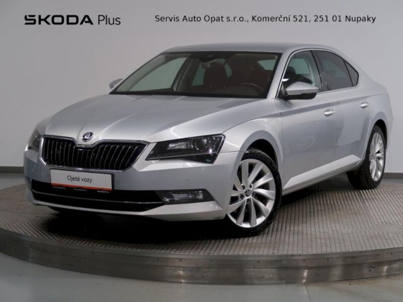 Škoda Superb - hlavní foto