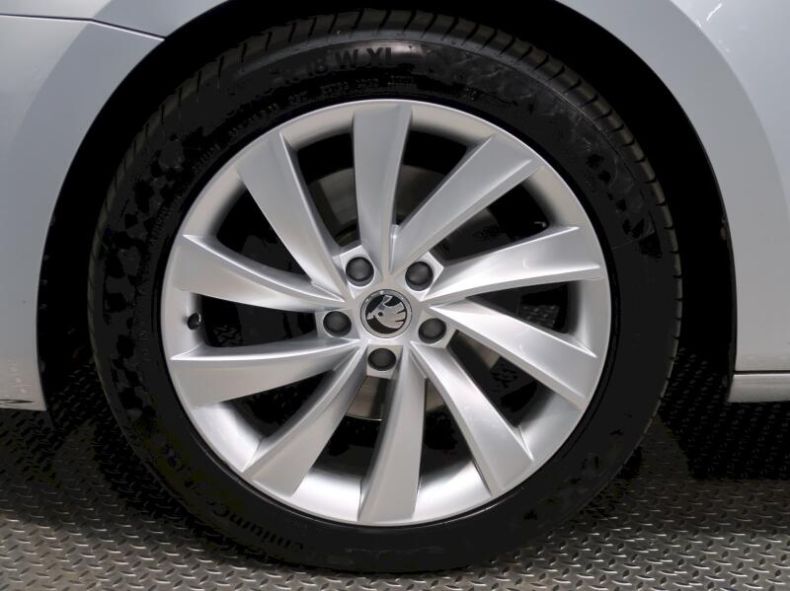 Škoda Superb - hlavní fotka