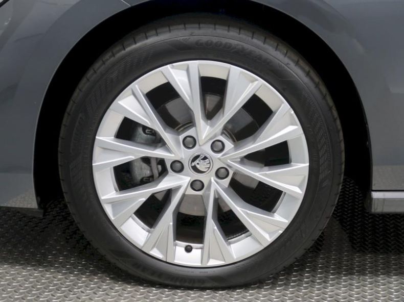 Škoda Superb - hlavní fotka