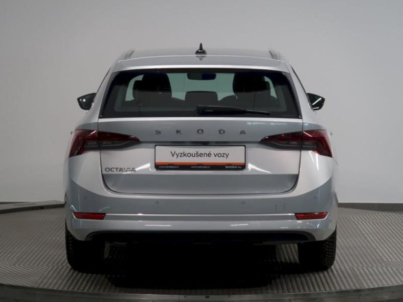 Škoda Octavia - hlavní fotka