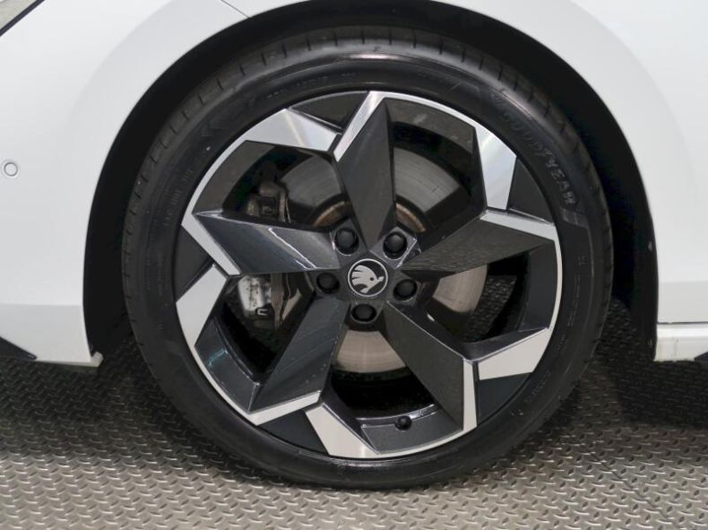 Škoda Superb - hlavní fotka