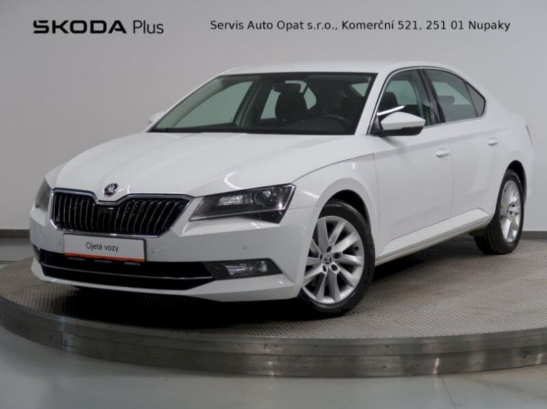 Škoda Superb - hlavní foto